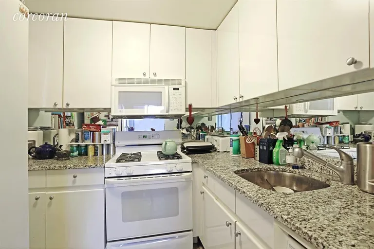 New York City Real Estate | View 236 East 47th Street, 37C | Kitchen | View 4