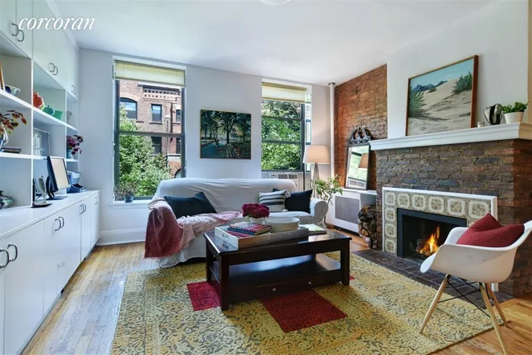 New York City Real Estate | View 654 Carroll Street, 2L | 2 Beds, 1 Bath | View 1