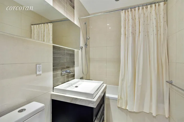 New York City Real Estate | View 161 North 4th Street, 1F | Spacious full bathroom | View 5