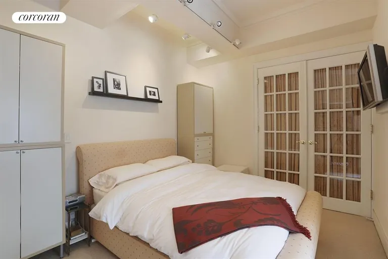 New York City Real Estate | View 61 East 77th Street, 7C | Cozy, quiet bedroom with home office | View 4