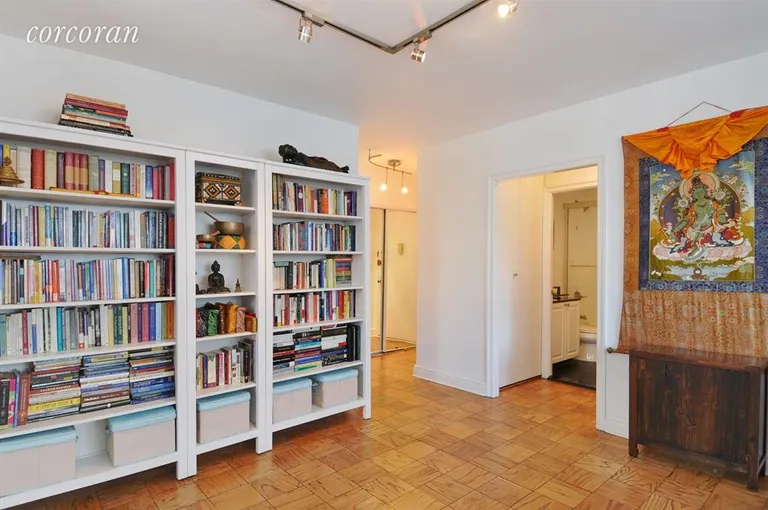 New York City Real Estate | View 301 East 87th Street, 6D | 2 Beds, 1 Bath | View 1