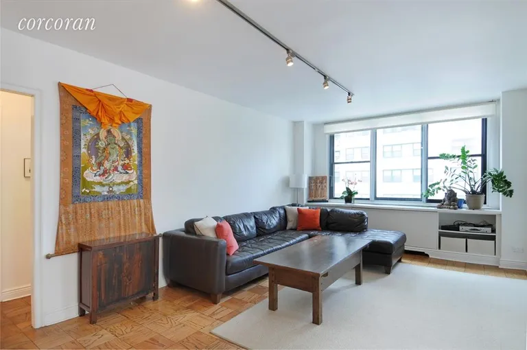 New York City Real Estate | View 301 East 87th Street, 6D | Living Room | View 2