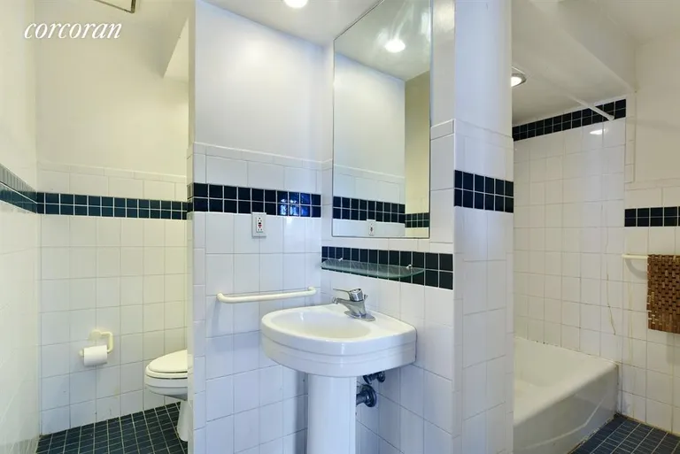 New York City Real Estate | View 100 Lexington Avenue, 3L | Bathroom | View 5