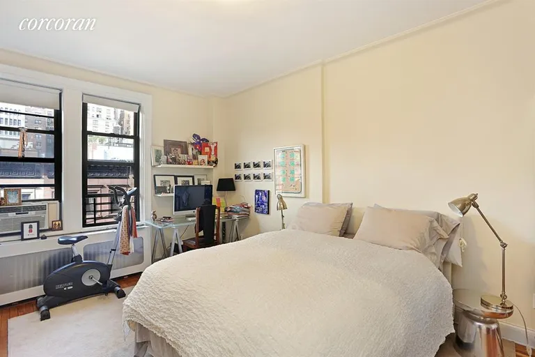 New York City Real Estate | View 30 West 70th Street, 9B | Master Bedroom | View 4