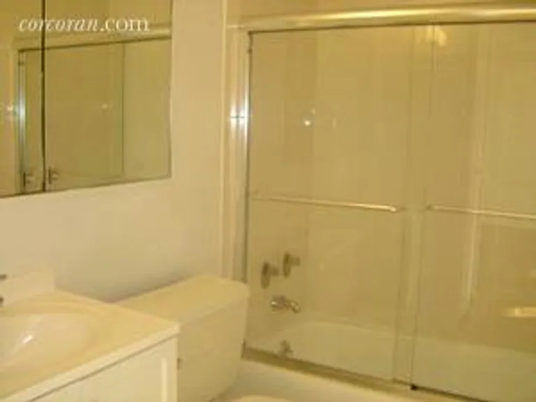 New York City Real Estate | View 301 East 79th Street, 33R | Renovated Bathroom | View 5
