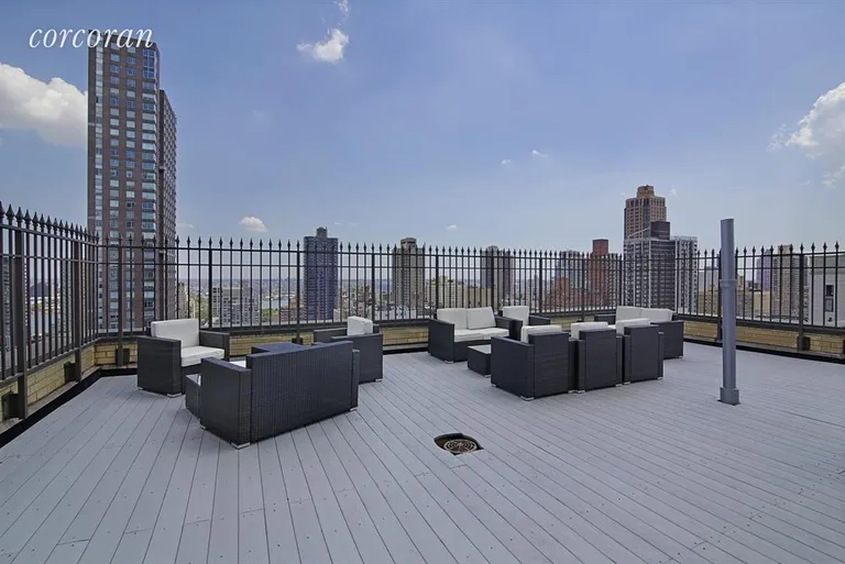 New York City Real Estate | View 301 East 87th Street, 8B | Furnished Roof Deck | View 4