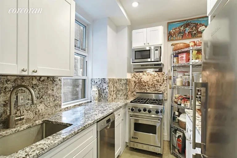 New York City Real Estate | View 27 West 55th Street, 93 | Kitchen | View 3