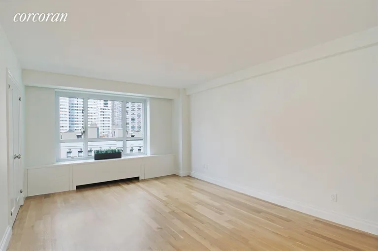 New York City Real Estate | View 200 East 66th Street, D8-04 | Master Bedroom | View 4