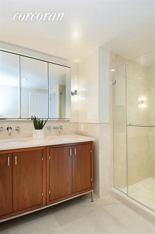 New York City Real Estate | View 200 East 66th Street, D8-04 | Bathroom | View 7