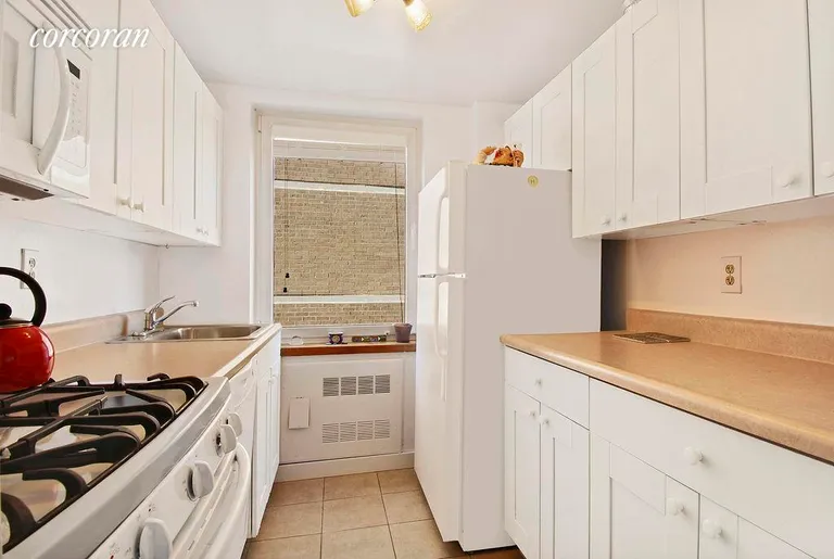 New York City Real Estate | View 420 East 58th Street, 15B | 420East58thStreet15BNewYork03Kitchen | View 6