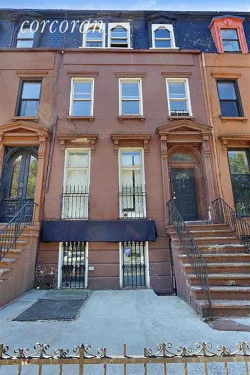 New York City Real Estate | View 164 Macon Street | 6 Beds, 4 Baths | View 1