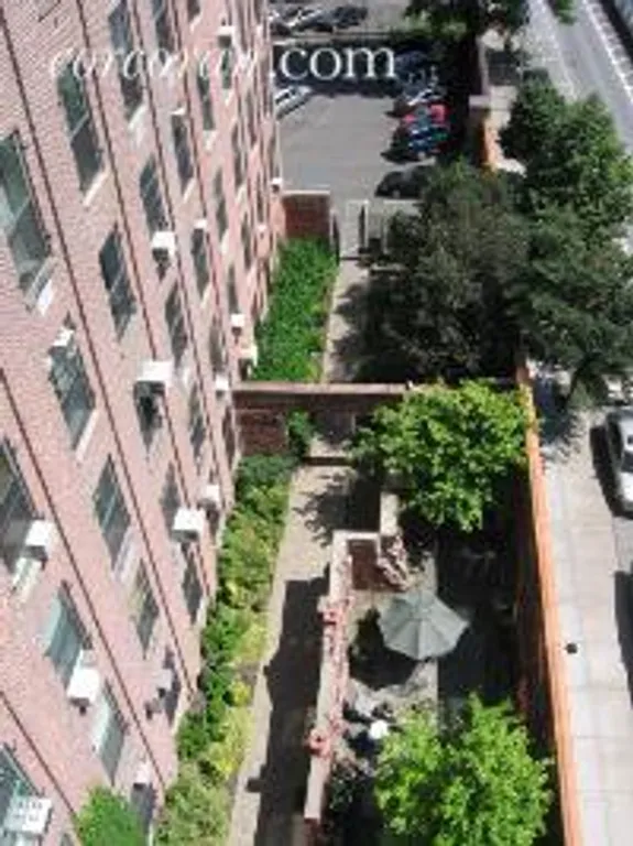 New York City Real Estate | View 29 Tiffany Place, 1H | room 8 | View 9