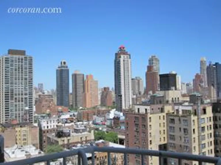 New York City Real Estate | View 420 East 58th Street, 21B | 2 Beds, 2 Baths | View 1