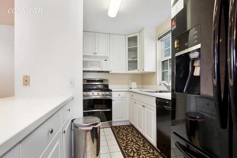 New York City Real Estate | View 60 Oceana Drive West, 1I | Kitchen | View 2