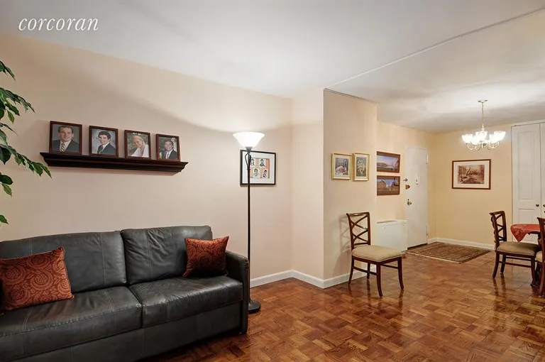 New York City Real Estate | View 340 East 64th Street, 6A | Dining Area | View 4