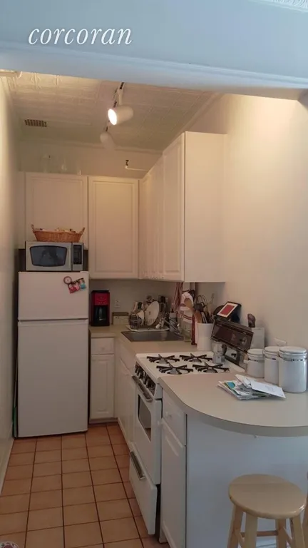 New York City Real Estate | View 560 2nd Street, 2R | room 3 | View 4