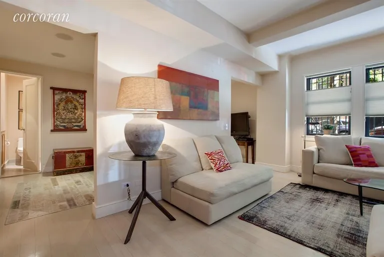 New York City Real Estate | View 470 West End Avenue, 1E | Living Room | View 2