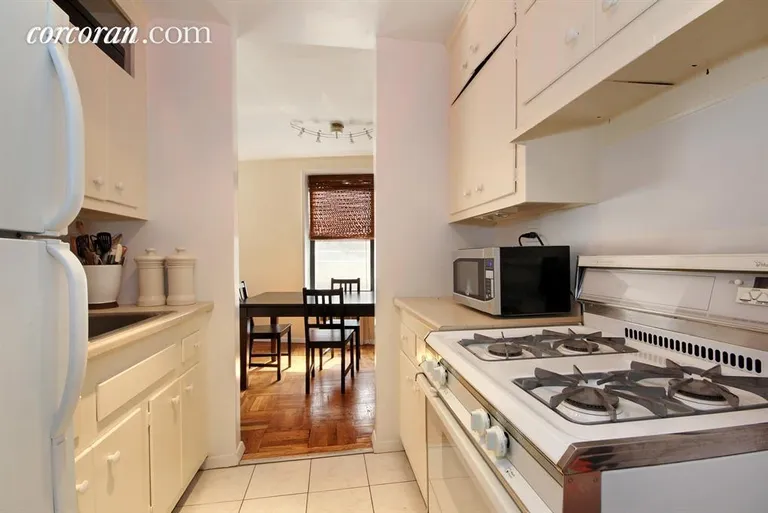 New York City Real Estate | View 165 Christopher Street, 1I | room 1 | View 2