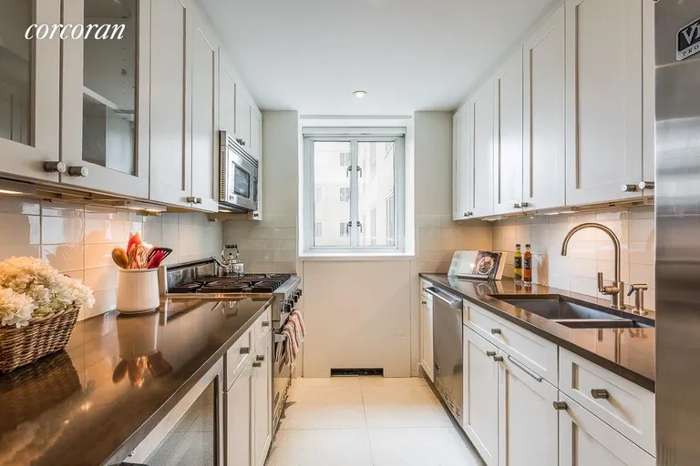 New York City Real Estate | View 200 East 66th Street, B1101 | room 3 | View 4
