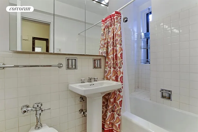 New York City Real Estate | View 30 East 9th Street, 5H | Bathroom | View 4