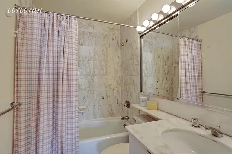 New York City Real Estate | View 40 East 94th Street, 8E | Bathroom | View 4