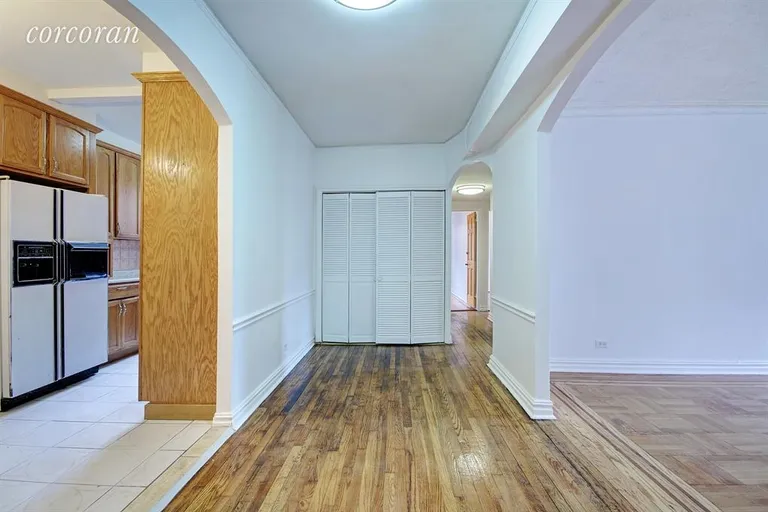 New York City Real Estate | View 385 East 18th Street, 4A | Hallway | View 4