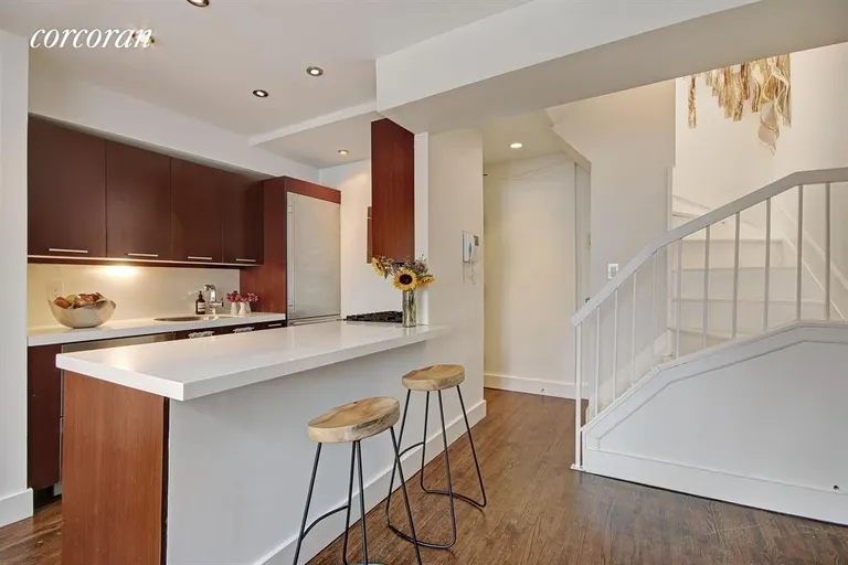 New York City Real Estate | View 468 West 23rd Street, 5R | room 4 | View 5