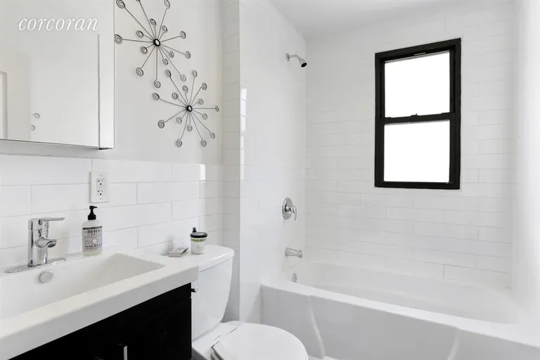 New York City Real Estate | View 95 Adelphi Street | 3rd Bathroom | View 14
