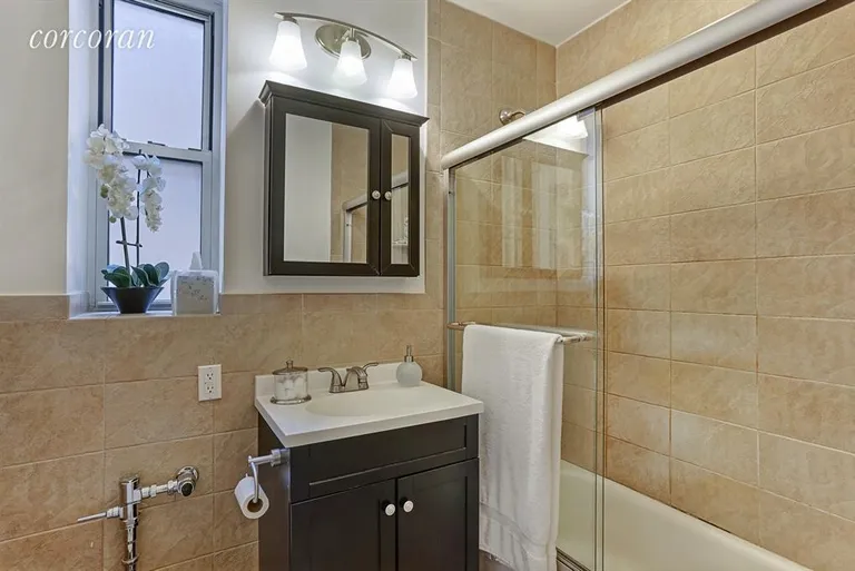 New York City Real Estate | View 40 Ocean Parkway, 5A | Bathroom | View 5