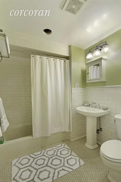 New York City Real Estate | View 299 Henry Street, 1a | Bathroom | View 4