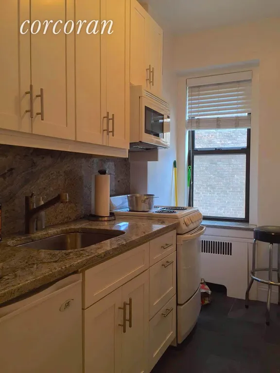 New York City Real Estate | View 255 Cabrini Boulevard, 1F | Kitchen | View 5