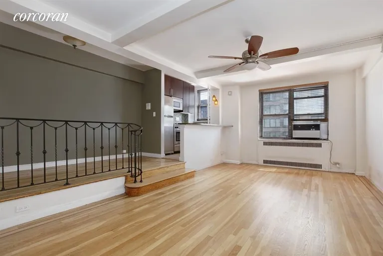 New York City Real Estate | View 200 West 20th Street, 805 | Foyer/Living Room | View 2