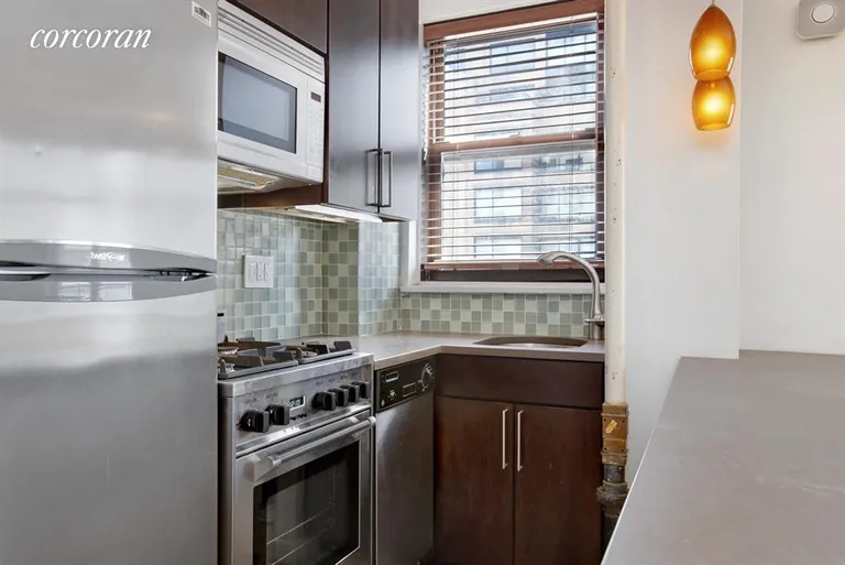 New York City Real Estate | View 200 West 20th Street, 805 | Kitchen | View 4