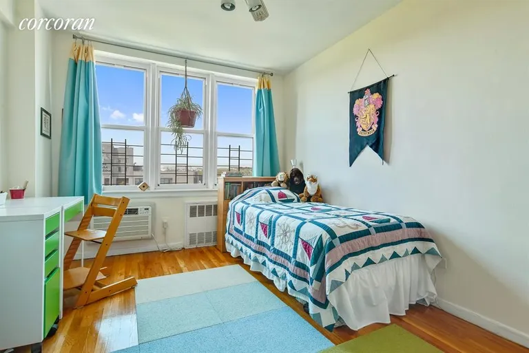 New York City Real Estate | View 227 Ocean Parkway, 7E | West facing 2nd bedroom | View 4