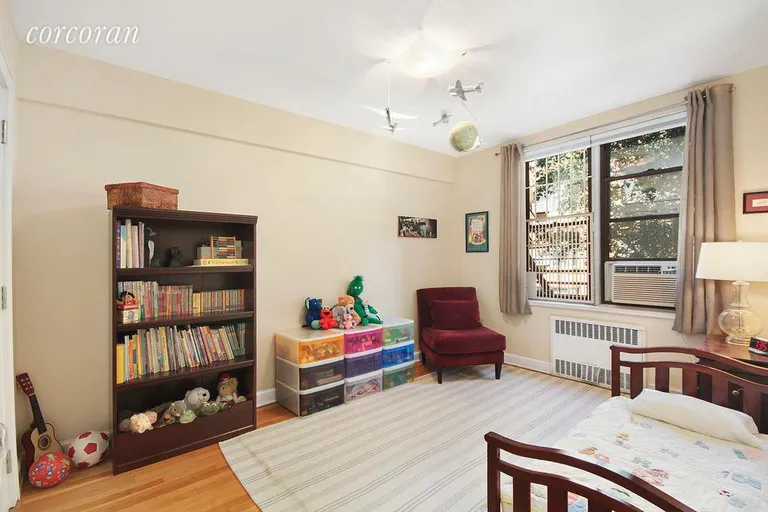 New York City Real Estate | View 30 East 9th Street, 4JJ3JJ | Spacious 2nd Bedroom | View 7