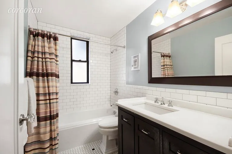 New York City Real Estate | View 30 East 9th Street, 4JJ3JJ | Windowed Bathroom | View 9