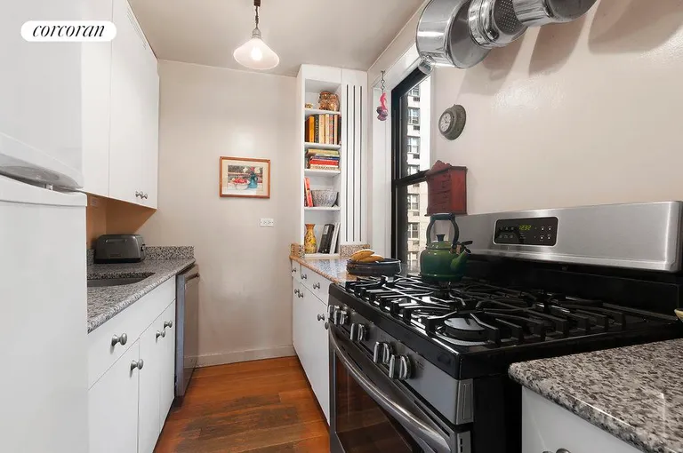 New York City Real Estate | View 211 East 18th Street, 5N | 3 | View 3