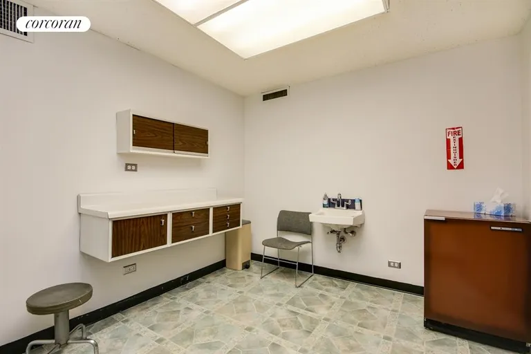 New York City Real Estate | View 20 East 9th Street, MED 2 | Exam Room 1 | View 2