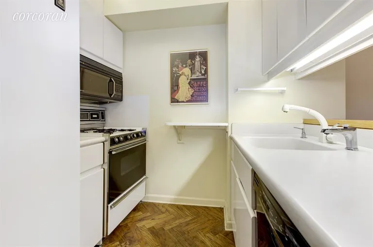 New York City Real Estate | View 530 East 76th Street, 17K | Kitchen | View 2