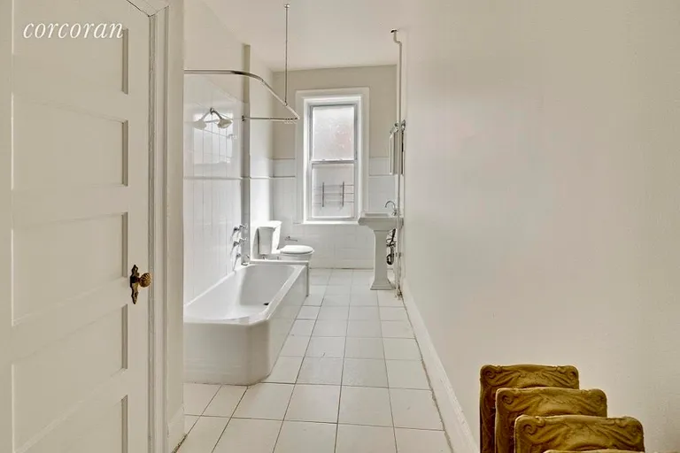 New York City Real Estate | View 152 Lenox Road, #1 | room 6 | View 7