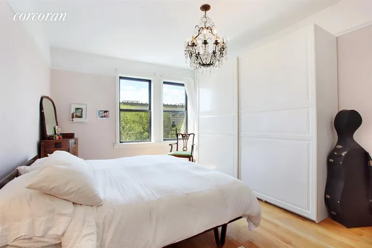 New York City Real Estate | View 255 Eastern Parkway, D15 | Dreamy master... | View 4