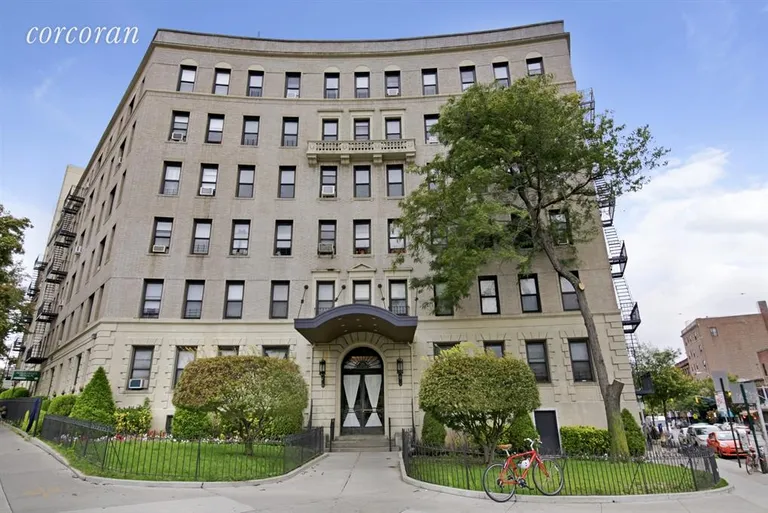 New York City Real Estate | View 175 Eastern Parkway, 6M | Great building, great location | View 5