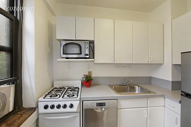 New York City Real Estate | View 405 East 63rd Street, 8B | Kitchen | View 3