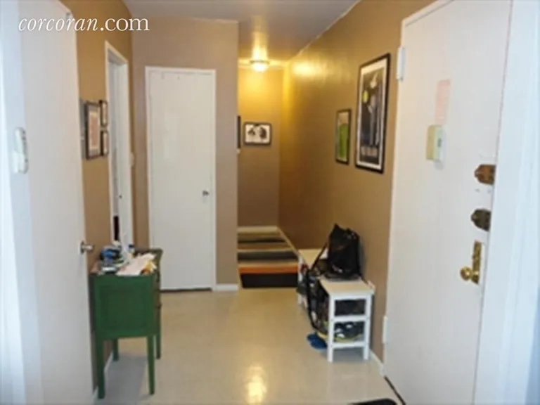 New York City Real Estate | View 191 Willoughby Street, 9C | Foyer | View 4