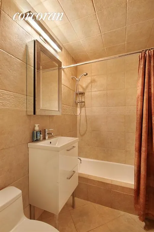 New York City Real Estate | View 401 East 86th Street, 7C1 | Full Renovated Second Bathroom | View 6