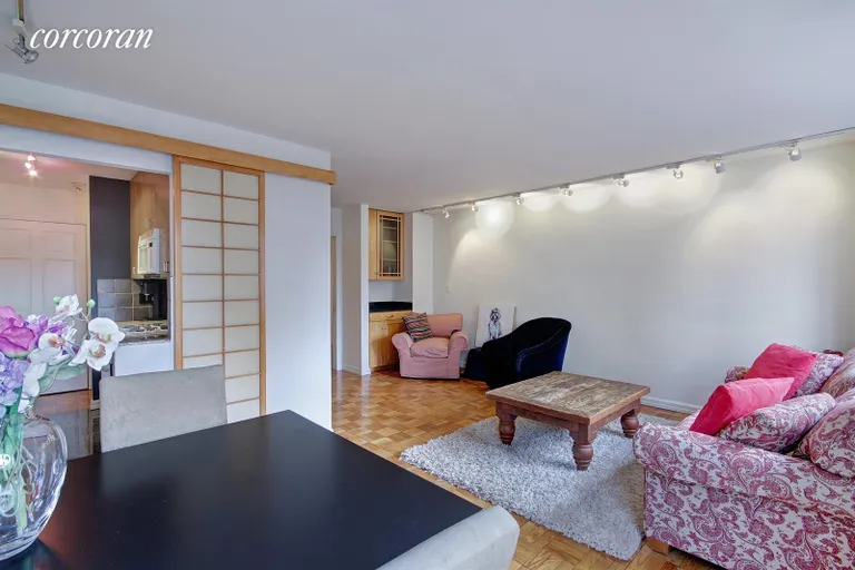 New York City Real Estate | View 401 East 86th Street, 7C1 | Oversized Living Room | View 2