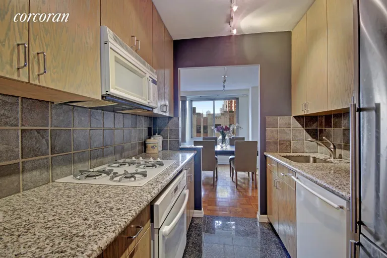 New York City Real Estate | View 401 East 86th Street, 7C1 | Beautifully Renovated Kitchen | View 3