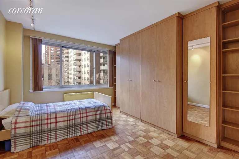 New York City Real Estate | View 401 East 86th Street, 7C1 | South Facing Bedroom with en-suite bath | View 4