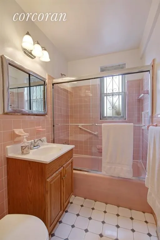 New York City Real Estate | View 651 Vanderbilt Street, 4K | Bathroom | View 7