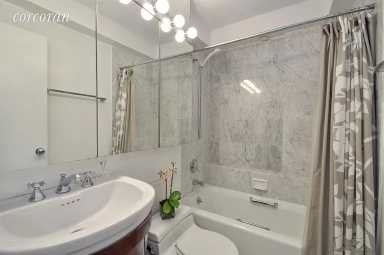 New York City Real Estate | View 404 East 79th Street, 9G | Bathroom | View 6